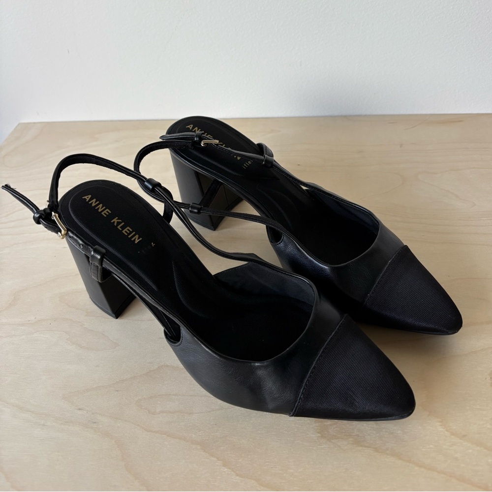 Anne Klein Black iflex Pointed-Toe Block Heels. Size 8.5